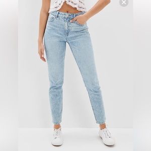 AE Strigid Mom Jeans